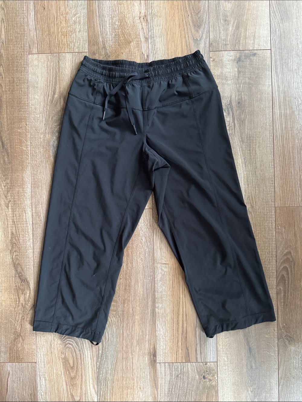 lululemon athletica Black Capri Drawstring Active Pants